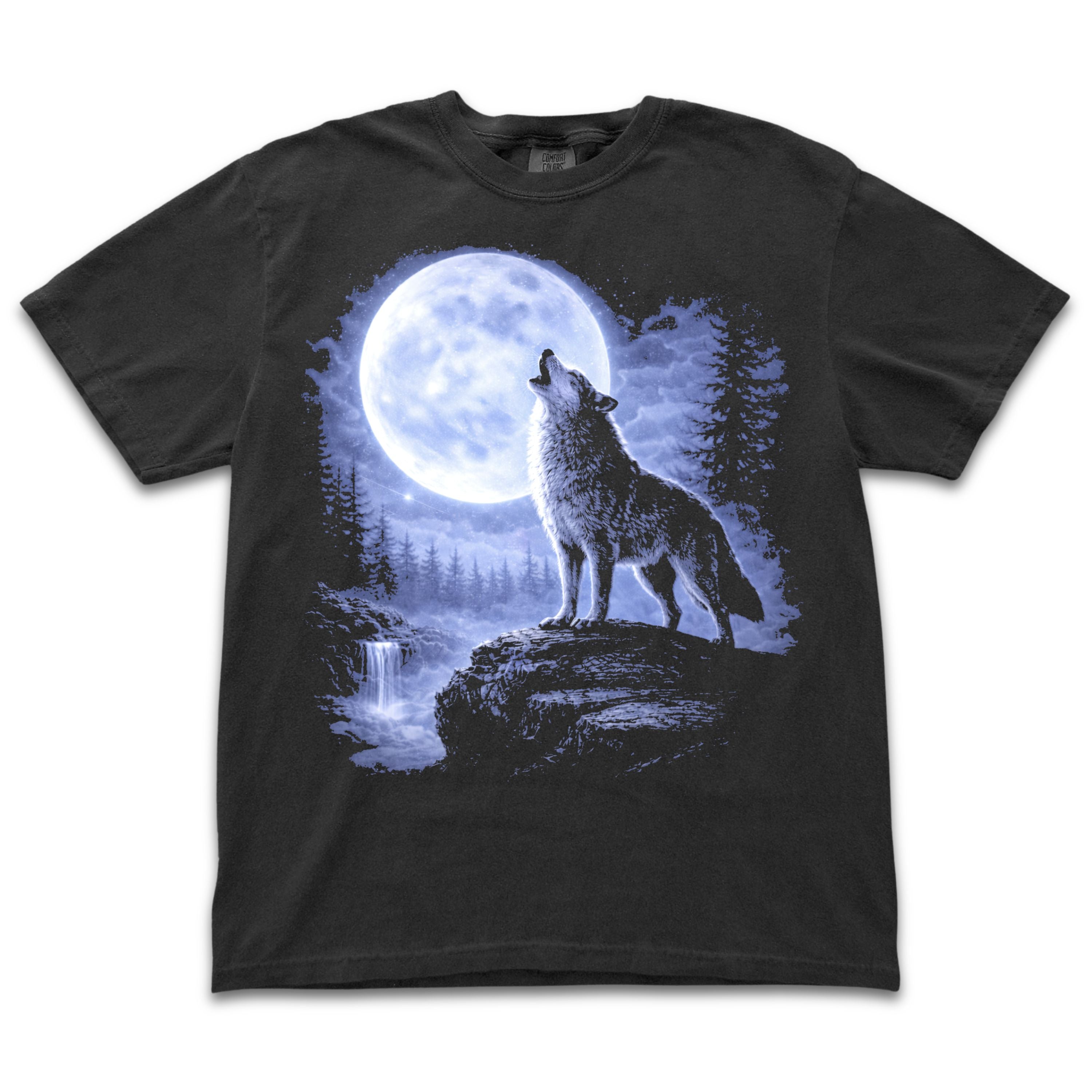 Wolf Howling to the Moon