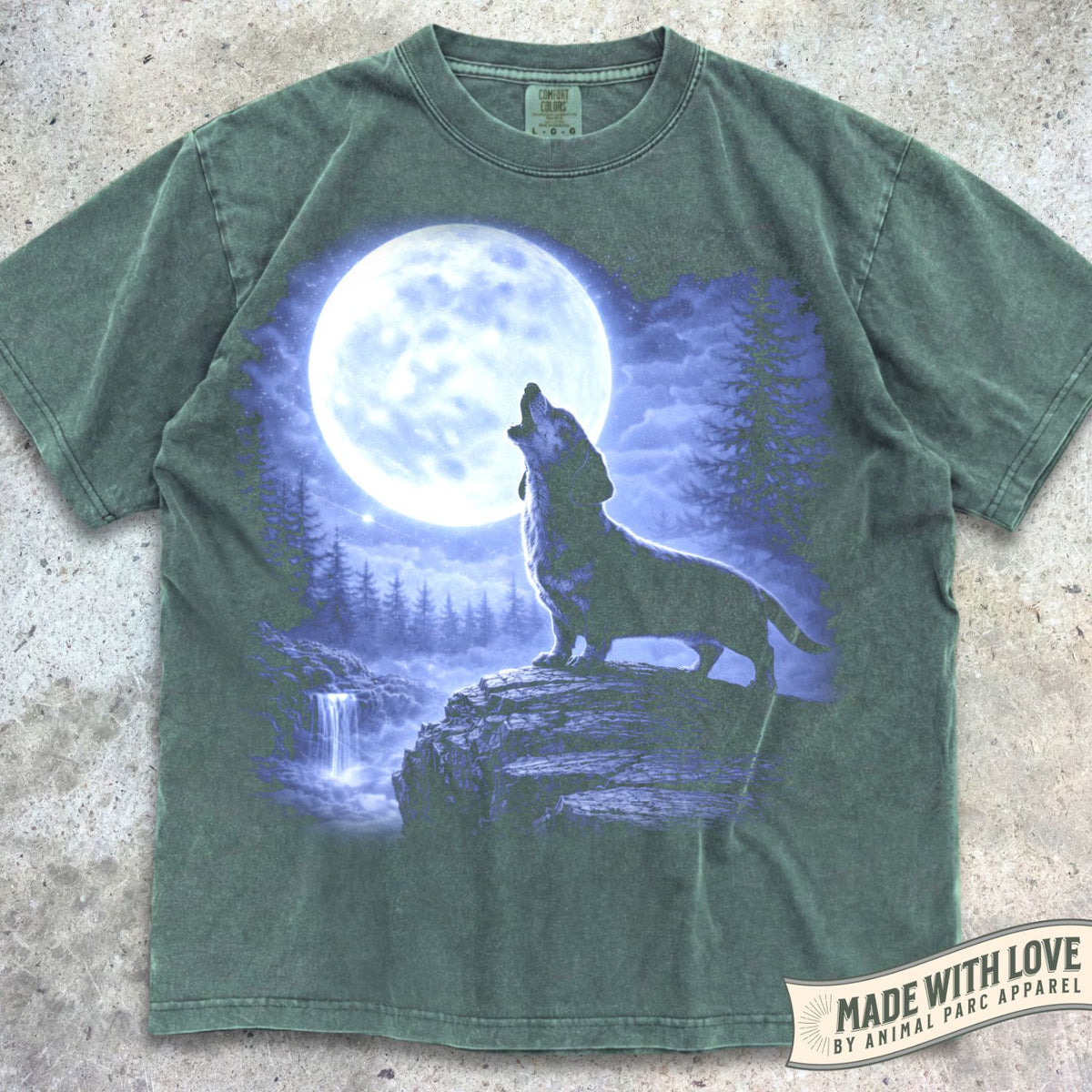 Howling Dachshund Tee